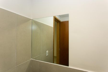 Banheiro de kitnet/studio para alugar com 1 quarto, 26m² em Cidade Mãe do Céu, São Paulo