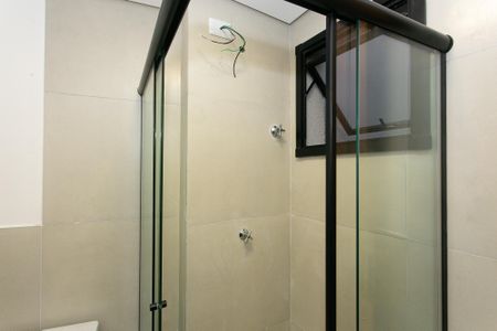 Banheiro de kitnet/studio para alugar com 1 quarto, 26m² em Cidade Mãe do Céu, São Paulo