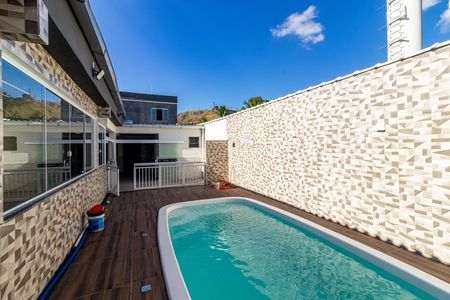 Casa para alugar com 225m², 3 quartos e 1 vaga Casa para alugar com 225m², 3 quartos e 1 vagaPiscina