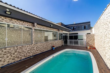 Casa para alugar com 225m², 3 quartos e 1 vaga Casa para alugar com 225m², 3 quartos e 1 vagaPiscina