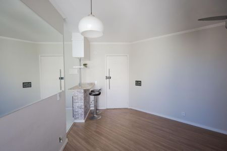 Sala de apartamento para alugar com 2 quartos, 50m² em Jardim Alzira, São Paulo