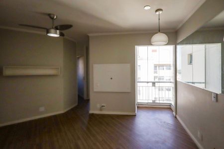 Sala de apartamento para alugar com 2 quartos, 50m² em Jardim Alzira, São Paulo
