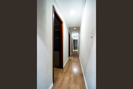 Casa para alugar com 211m², 3 quartos e 1 vaga Casa para alugar com 211m², 3 quartos e 1 vagaCorredor