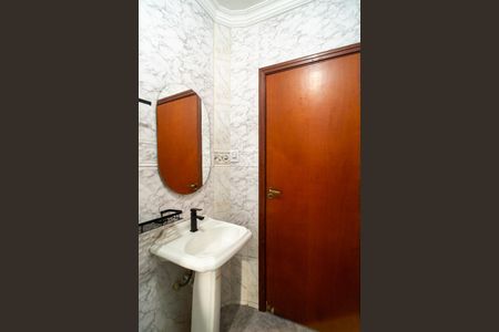 Casa para alugar com 211m², 3 quartos e 1 vaga Casa para alugar com 211m², 3 quartos e 1 vagaBanheiro