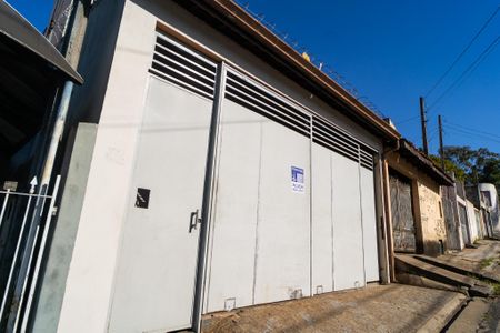 Casa para alugar com 211m², 3 quartos e 1 vaga Casa para alugar com 211m², 3 quartos e 1 vagaFachada