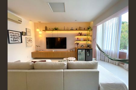 Apartamento à venda com 110m², 3 quartos e 1 vaga Apartamento à venda com 110m², 3 quartos e 1 vagaSala