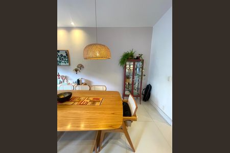 Apartamento à venda com 110m², 3 quartos e 1 vaga Apartamento à venda com 110m², 3 quartos e 1 vagaSala