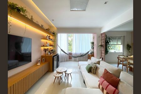 Apartamento à venda com 110m², 3 quartos e 1 vaga Apartamento à venda com 110m², 3 quartos e 1 vagaSala