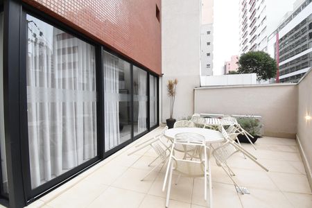 Área comum de kitnet/studio para alugar com 1 quarto, 20m² em Centro Batel, Curitiba