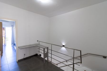Escada de casa para alugar com 2 quartos, 103m² em Hípica, Porto Alegre
