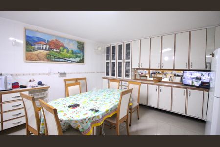 Casa à venda com 300m², 4 quartos e 5 vagas