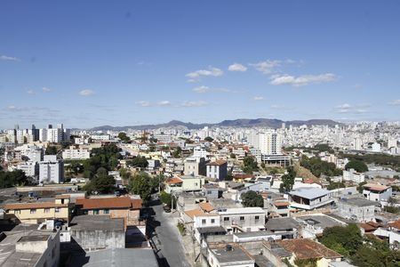 Vista de apartamento para alugar com 3 quartos, 71m² em Padre Eustáquio, Belo Horizonte