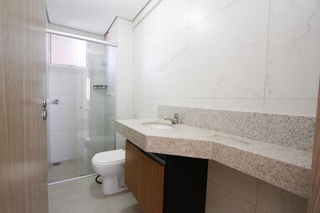 Banheiro Social de apartamento para alugar com 3 quartos, 71m² em Padre Eustáquio, Belo Horizonte