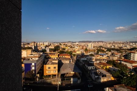 Vista Quarto 01 de apartamento para alugar com 3 quartos, 71m² em Padre Eustáquio, Belo Horizonte