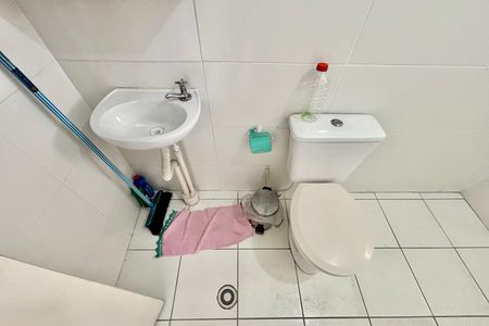 Banheiro de apartamento para alugar com 2 quartos, 42m² em Lageado, Ferraz de Vasconcelos