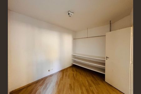 Quarto de apartamento para alugar com 2 quartos, 60m² em Residencial Morada dos Lagos, Barueri