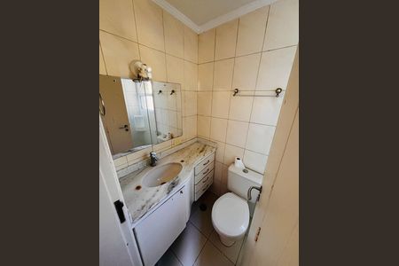 Banheiro suíte  de apartamento para alugar com 2 quartos, 60m² em Residencial Morada dos Lagos, Barueri
