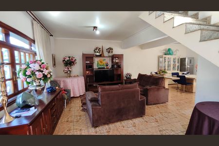Casa à venda com 5 quartos, 250m² em Vila Norma, São Paulo
