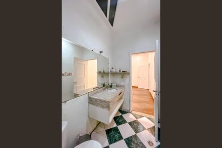 Casa para alugar com 200m², 2 quartos e sem vaga Casa para alugar com 200m², 2 quartos e sem vagaBanheiro da Suíte