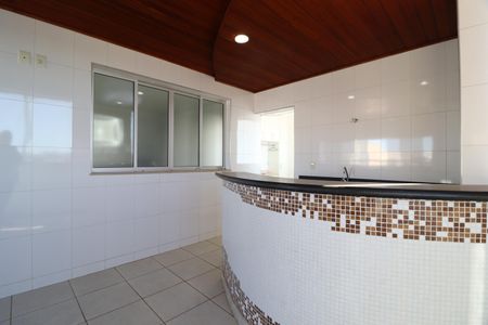 Apartamento para alugar com 217m², 3 quartos e 2 vagasVaranda