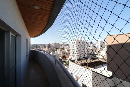 Apartamento para alugar com 217m², 3 quartos e 2 vagasSacada do Piso 1