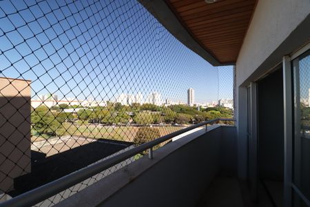 Apartamento para alugar com 217m², 3 quartos e 2 vagasSacada do Piso 1