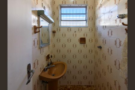 Casa para alugar com 160m², 4 quartos e 3 vagas Casa para alugar com 160m², 4 quartos e 3 vagasBanheiro social