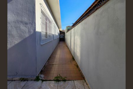 Casa para alugar com 160m², 4 quartos e 3 vagas Casa para alugar com 160m², 4 quartos e 3 vagasCorredor