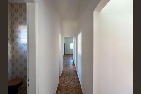 Casa para alugar com 160m², 4 quartos e 3 vagas Casa para alugar com 160m², 4 quartos e 3 vagasCorredor
