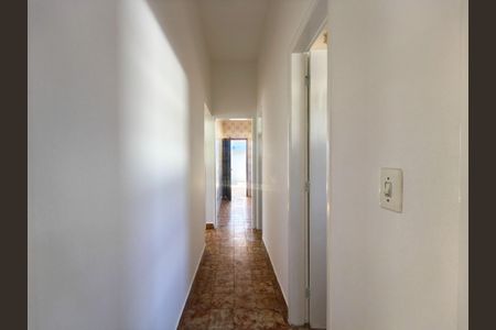 Casa para alugar com 160m², 4 quartos e 3 vagas Casa para alugar com 160m², 4 quartos e 3 vagasCorredor
