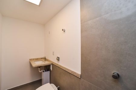 Apartamento para alugar com 66m², 2 quartos e 1 vaga Apartamento para alugar com 66m², 2 quartos e 1 vagaBanheiro