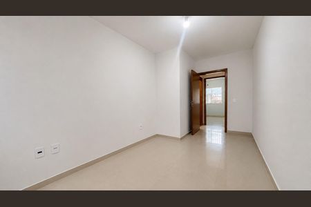 Casa para alugar com 52m², 2 quartos e 1 vaga Casa para alugar com 52m², 2 quartos e 1 vagaQuarto