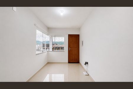 Casa para alugar com 52m², 2 quartos e 1 vaga Casa para alugar com 52m², 2 quartos e 1 vagaCorredor