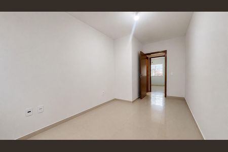 Casa para alugar com 52m², 2 quartos e 1 vaga Casa para alugar com 52m², 2 quartos e 1 vagaQuarto