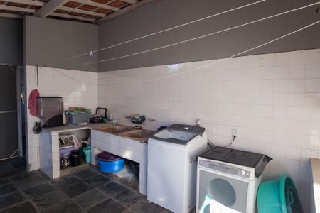 Área de Serviço de casa de condomínio à venda com 5 quartos, 400m² em Ouro Velho Mansões, Nova Lima
