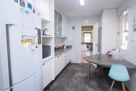Casa de condomínio à venda com 400m², 5 quartos e 9 vagasCozinha