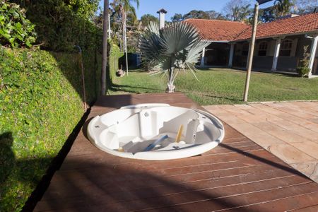 Quintal - piscina  de casa de condomínio à venda com 5 quartos, 400m² em Ouro Velho Mansões, Nova Lima