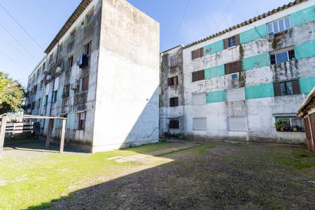 Fachada de apartamento à venda com 2 quartos, 50m² em Restinga, Porto Alegre