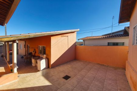 Casa à venda com 103m², 2 quartos e 3 vagas Casa à venda com 103m², 2 quartos e 3 vagasQuintal