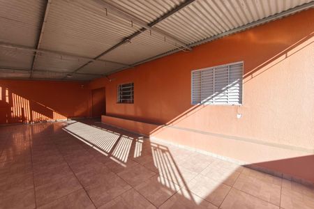 Casa à venda com 103m², 2 quartos e 3 vagas Casa à venda com 103m², 2 quartos e 3 vagasQuintal - Garagem