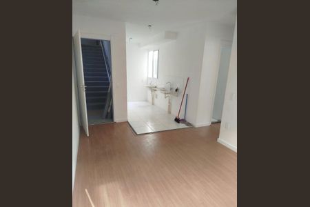 Sala de apartamento para alugar com 2 quartos, 40m² em Inhoaíba, Rio de Janeiro