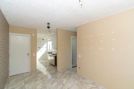 Sala de apartamento para alugar com 2 quartos, 40m² em Brás de Pina, Rio de Janeiro