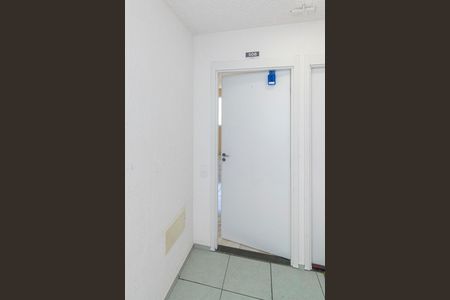 Área comum - Entrada do imóvel com lockbox de apartamento para alugar com 2 quartos, 40m² em Brás de Pina, Rio de Janeiro