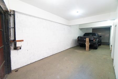 Garagem de casa à venda com 4 quartos, 240m² em Cidade Domitila, São Paulo