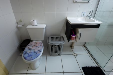 Banheiro de apartamento à venda com 2 quartos, 43m² em Jardim Vergueiro, São Paulo