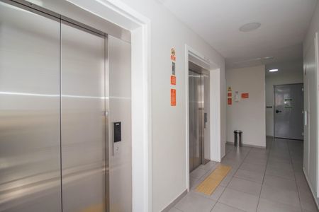 Apartamento para alugar com 34m², 2 quartos e sem vaga Apartamento para alugar com 34m², 2 quartos e sem vagaHall social