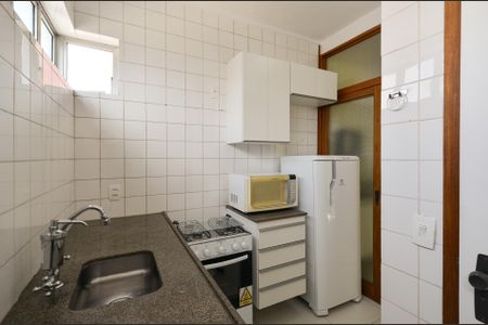 Cozinha de apartamento à venda com 2 quartos, 54m² em Carmo, Belo Horizonte