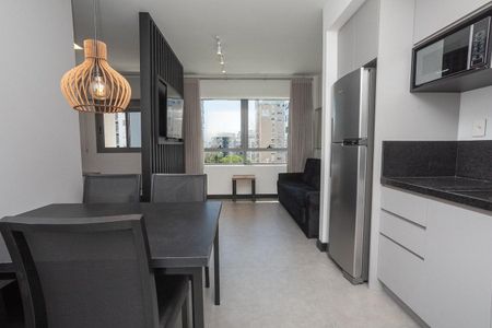 Sala  de kitnet/studio para alugar com 1 quarto, 38m² em Jardim Europa, Porto Alegre