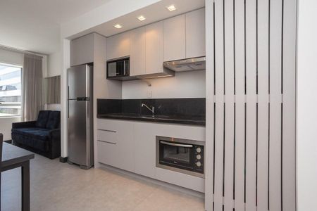 Cozinha de kitnet/studio para alugar com 1 quarto, 38m² em Jardim Europa, Porto Alegre