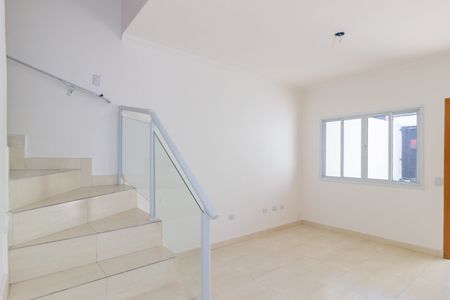 Casa à venda com 2 quartos, 73m² em Vila Yara, São Paulo